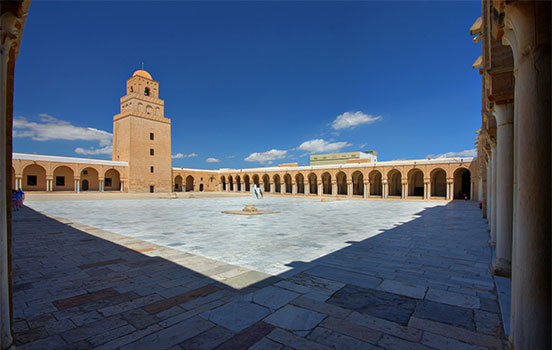 side-by-side_Overview_of_the_courtyard_of_the_Great_Mosque_of_Kairouan.jpg